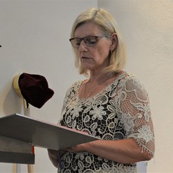 Hermi Neubauer bei der Lesung