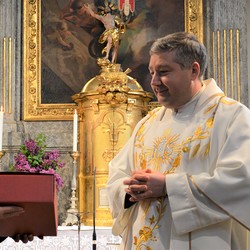 Gratulation beim Gottesdienst am 8. Mai 2022