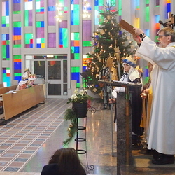 OLYMPUS DIGITAL CAMERA         