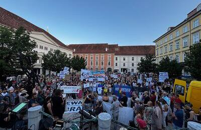 Der Solidaritätsmarsch endete am Grazer Freiheitsplatz