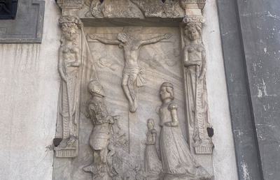 Der Jesus ohne Gesicht am Dom erregte im Sommer 2026 einige Gemüter.
