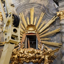 Pfarrer Mag. Dietmar Grünwald, Franz Küberl (Obmann des 'Verein Freunde und Förderer der Basilika Mariatrost'), DI Christian Purrer (Vorstandssprecher Energie Steiermark und Ko-Vorsitzender 'Zukunfstkomitee Basilika Mariatrost', Spendenpartner), Mag.